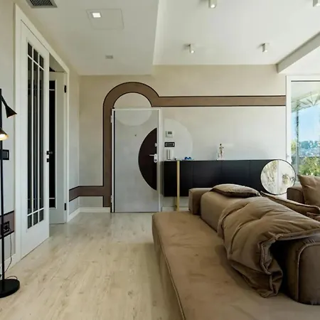 Luxurious 3*