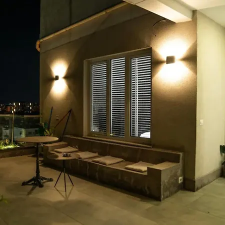 Aparthotel Luxurious 3*