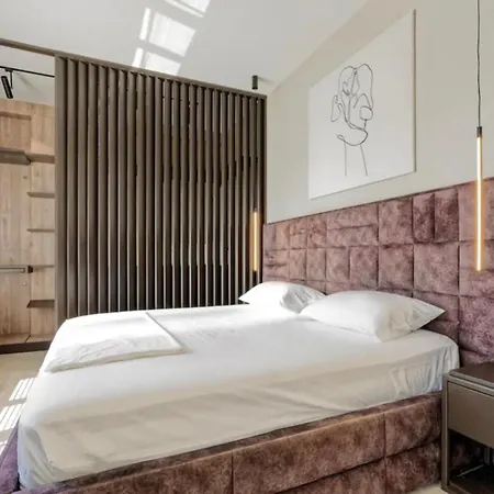 Luxurious 3*